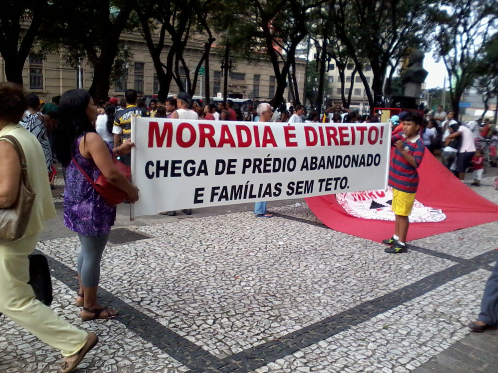 Maua protest at CourtHouse 3 (Ricardo de Souza Morelli credit)