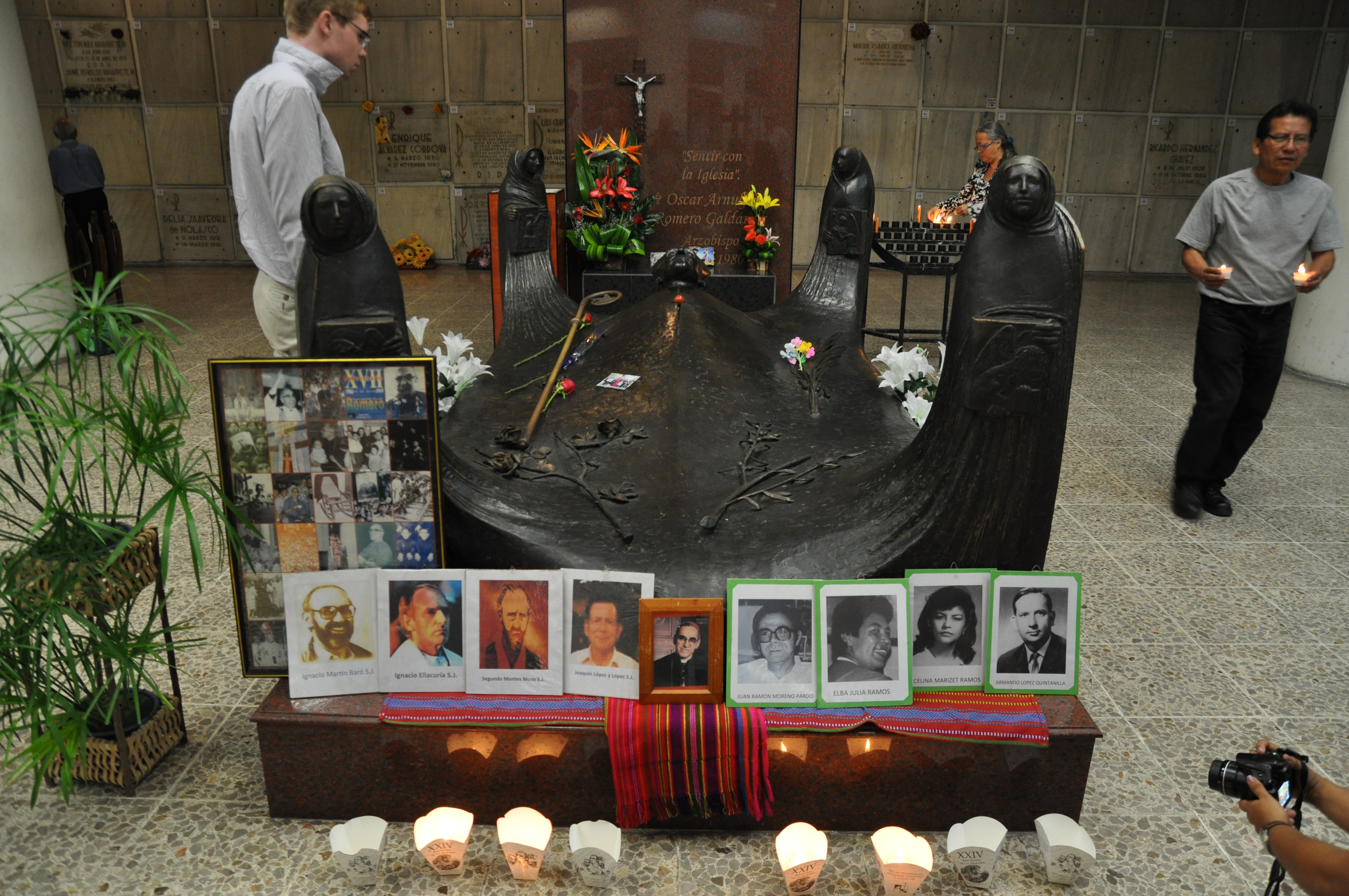 Matthew at Romero tomb