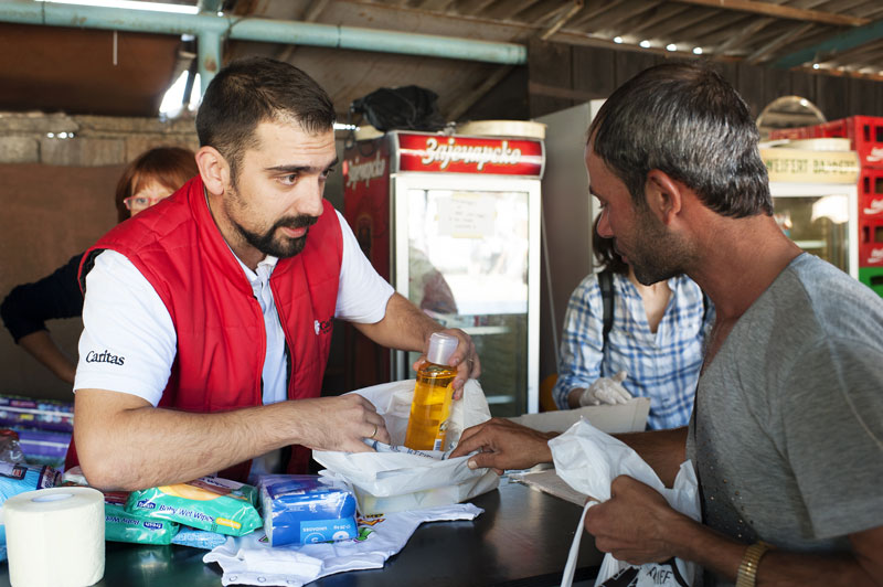 With CAFOD's support, Caritas Serbia is distributing food, water and emergency supplies.