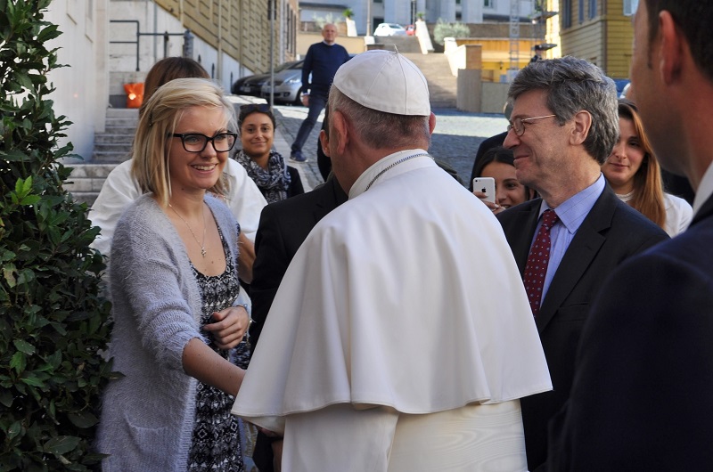 Eleanor Margetts meets Pope Francis