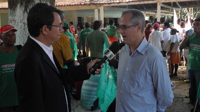 Jose Batista Afonso discussing land rights