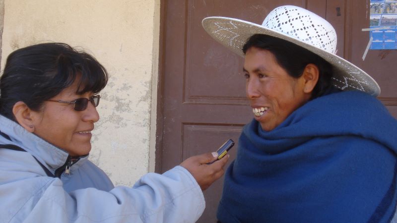 Julia interviewing Doña Santusa