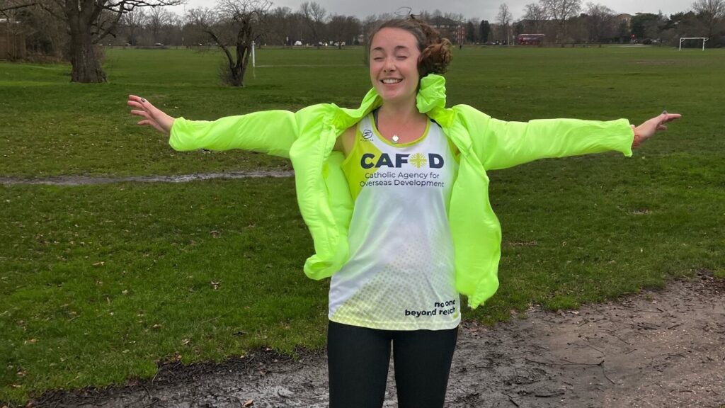 Jess taking on her virtual Christmas Fun Run around Tooting Common!